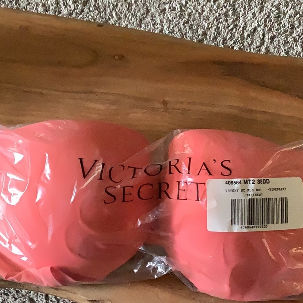 Victoria Secret 38DD coral colored bra